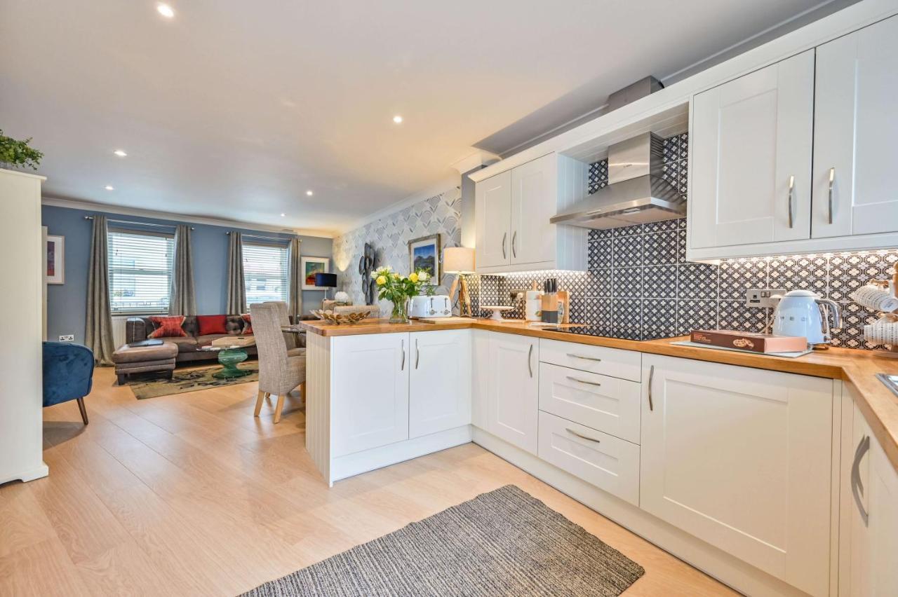 Lisburne Place - Luxury Three Bedroom Town House * Torquay