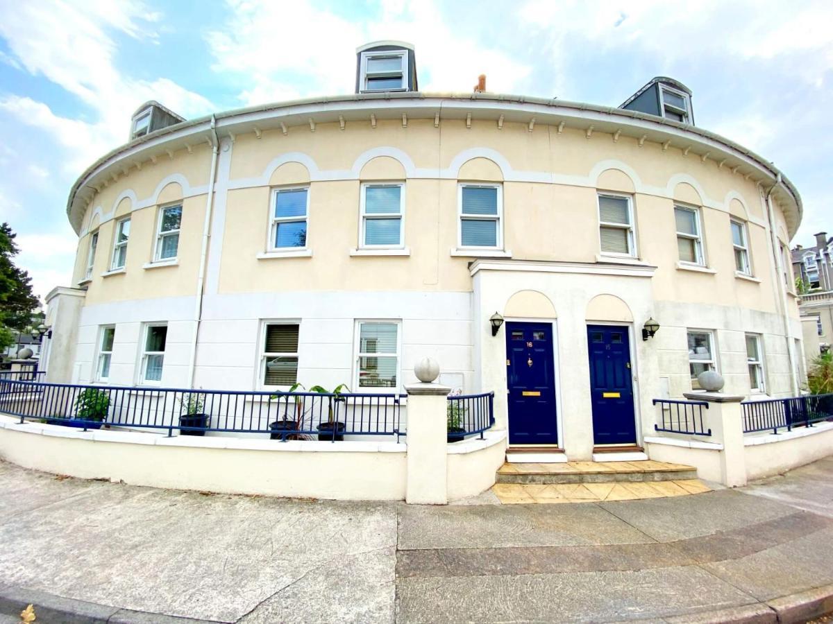 Lisburne Place - Luxury Three Bedroom Town House Holiday home