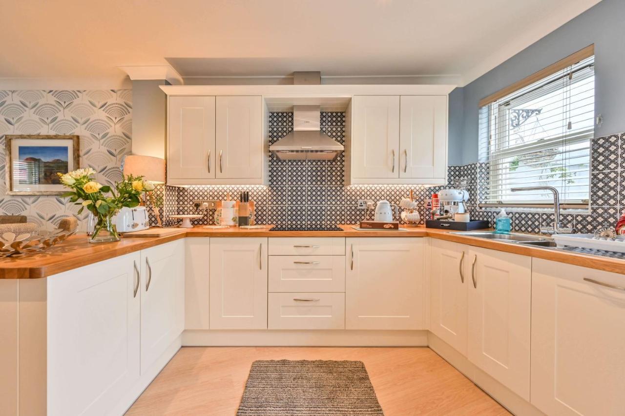 Lisburne Place - Luxury Three Bedroom Town House Holiday home *