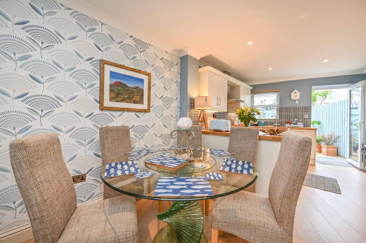 Lisburne Place - Luxury Three Bedroom Town House Holiday home