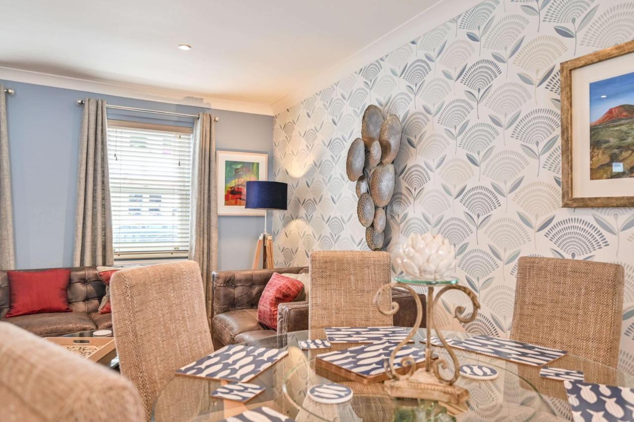 Lisburne Place - Luxury Three Bedroom Town House Holiday home *