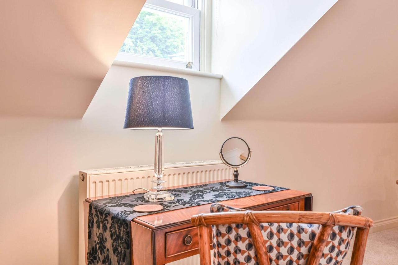 Lisburne Place - Luxury Three Bedroom Town House Holiday home *