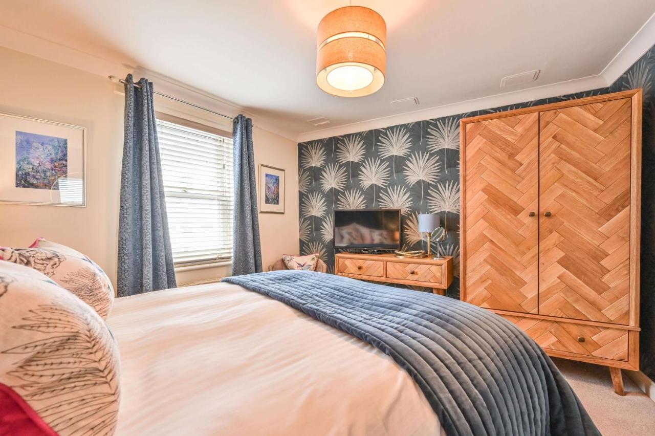 Holiday home Lisburne Place - Luxury Three Bedroom Town House *