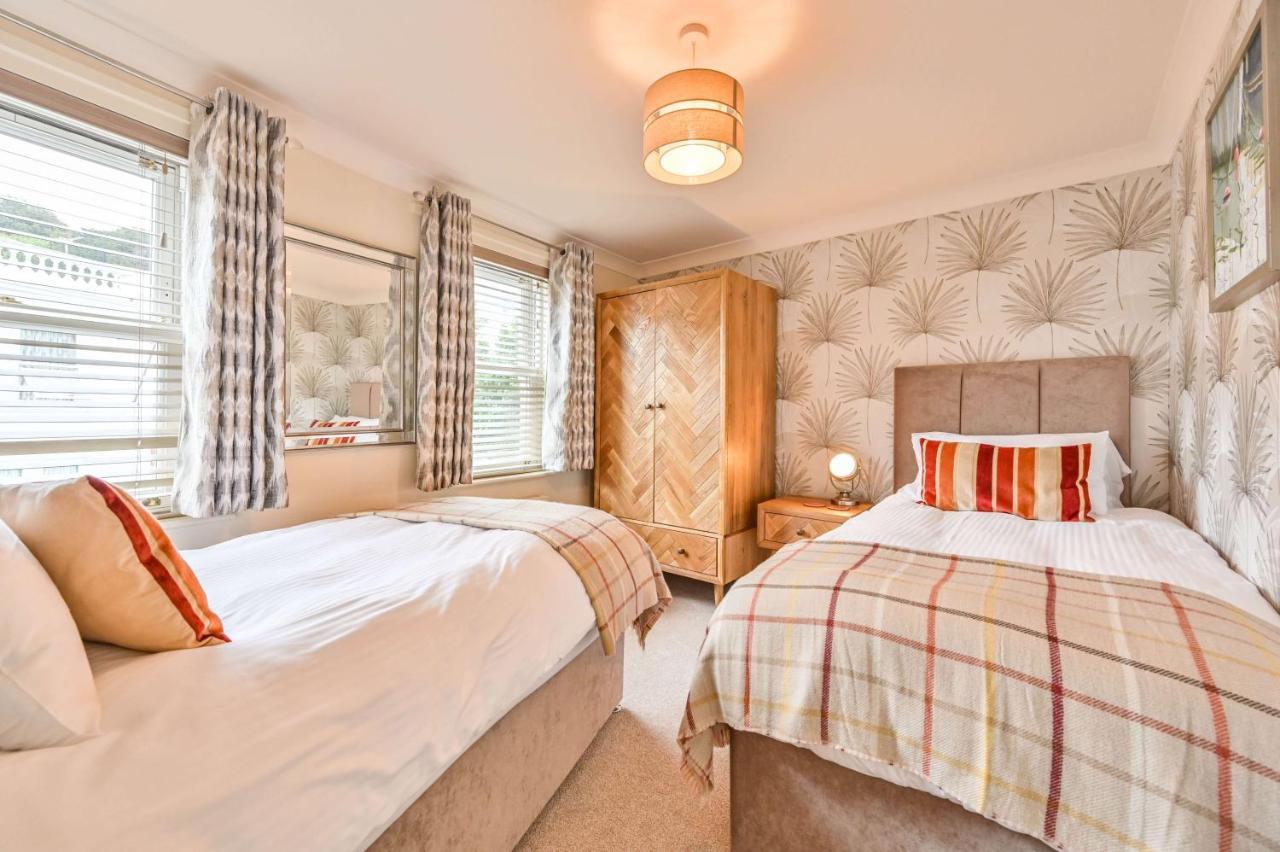 Lisburne Place - Luxury Three Bedroom Town House Torquay