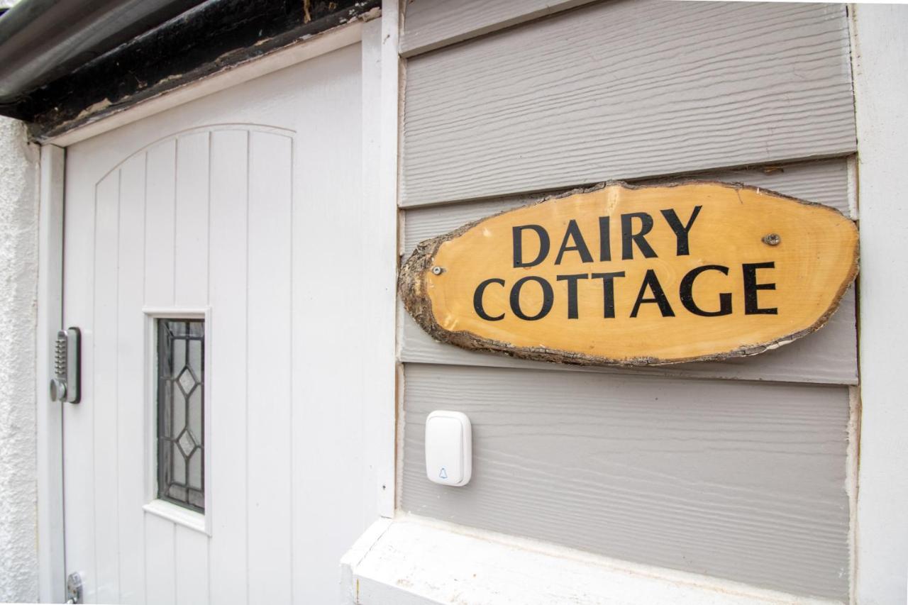 Holiday home Cozy, Chic, Dairy Near To & Shops- Parking