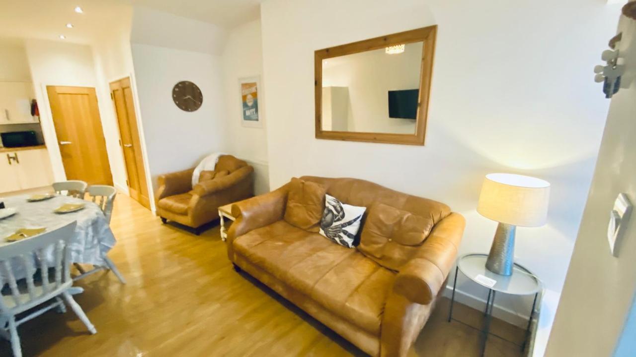 The Bonting Beautiful Three Bed Townhouse Near Harbour And *