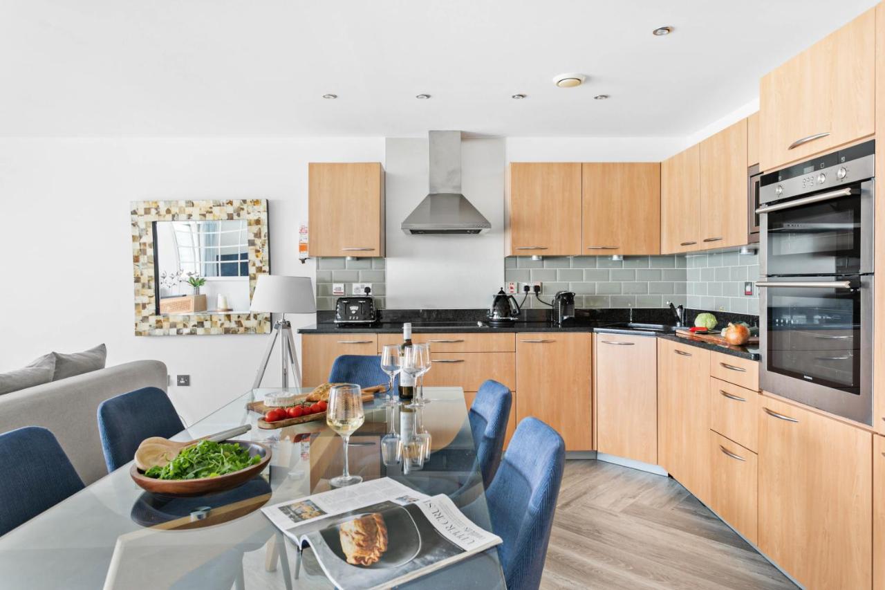 A7 Masts - Striking Beach Bolthole With Beautiful Sea Views Private Balcony & Parking Apartamento *