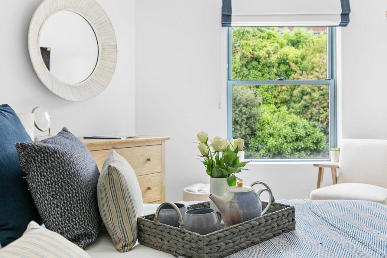 A7 Masts - Striking Beach Bolthole With Beautiful Sea Views Private Balcony & Parking Apartamento *