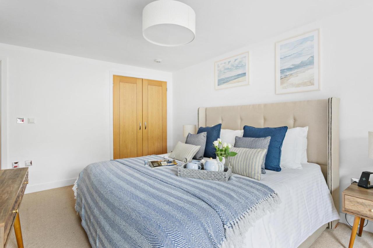 Apartamento A7 Masts - Striking Beach Bolthole With Beautiful Sea Views Private Balcony & Parking Torquay