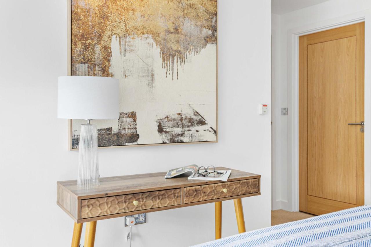 Apartamento A7 Masts - Striking Beach Bolthole With Beautiful Sea Views Private Balcony & Parking