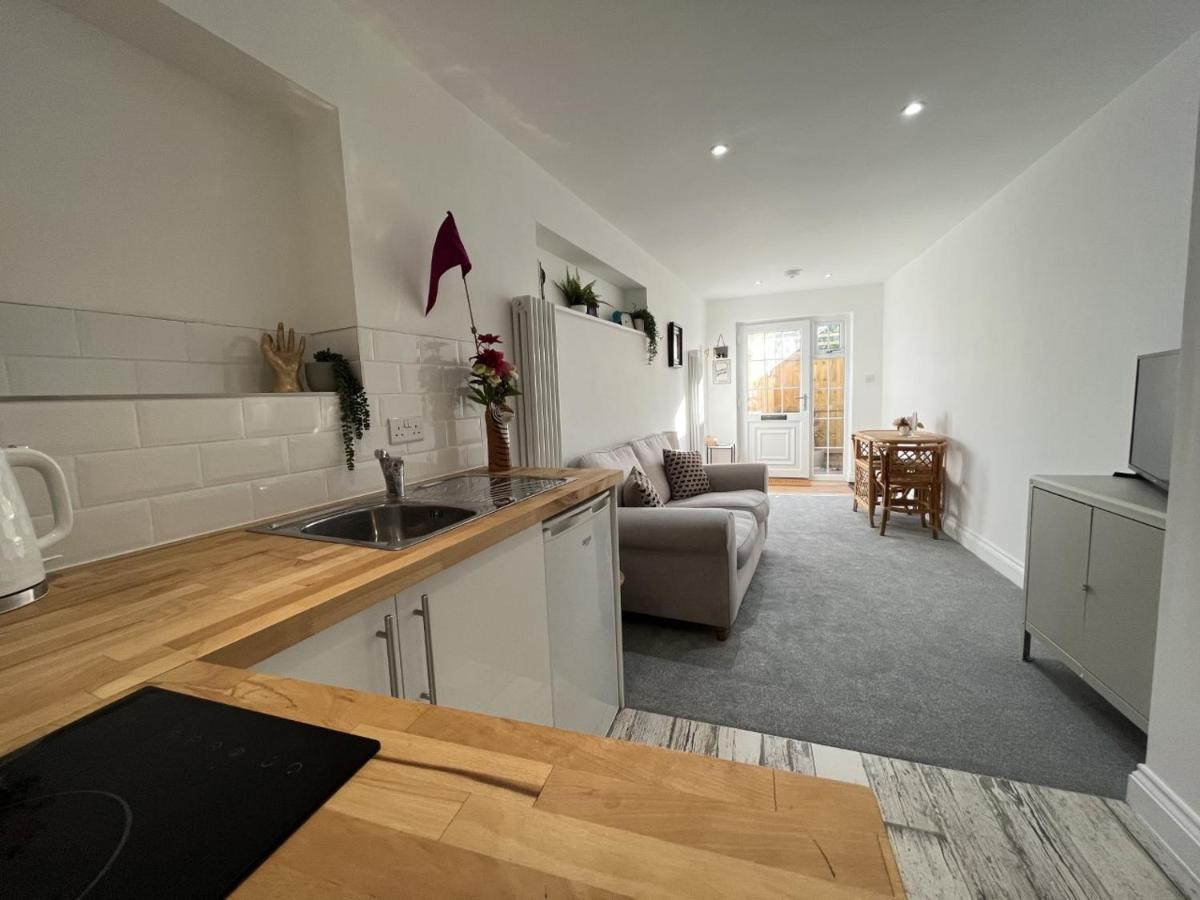 St Annex, Boutique Holiday For 2 People In - With Private Hot Tub! *