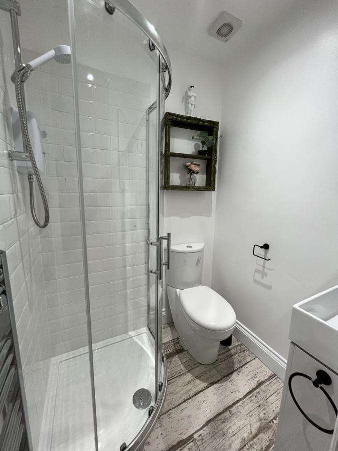 Apartment St Annex, Boutique Holiday For 2 People In - With Private Hot Tub! *