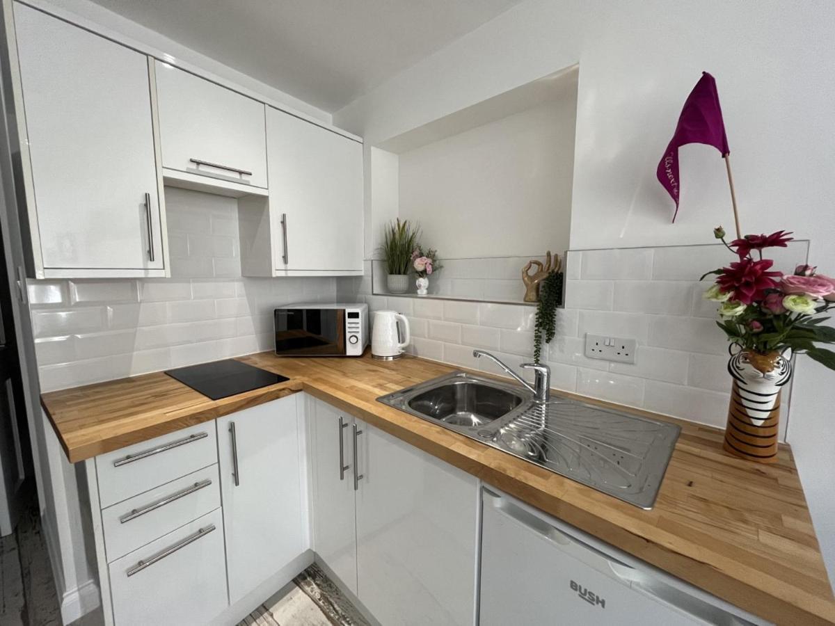 Apartment St Annex, Boutique Holiday For 2 People In - With Private Hot Tub! Torquay