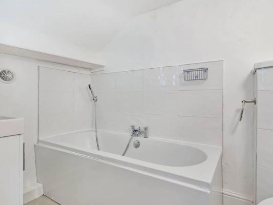 Holiday home Lovely Heather House 2 King 1 Double 2 Single Beds Torquay