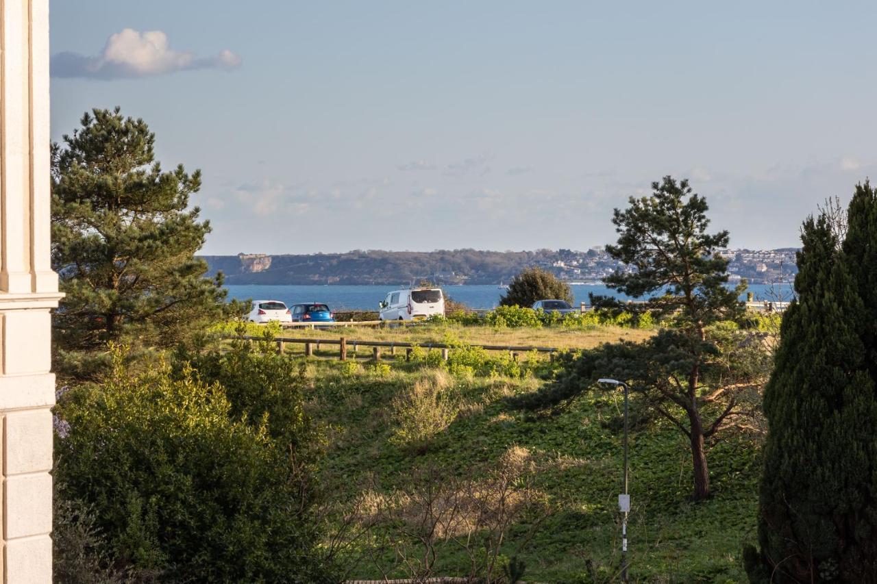 Rutland Heights: Coastal Retreat With Sea Views And Ev Charging Holiday home Torquay