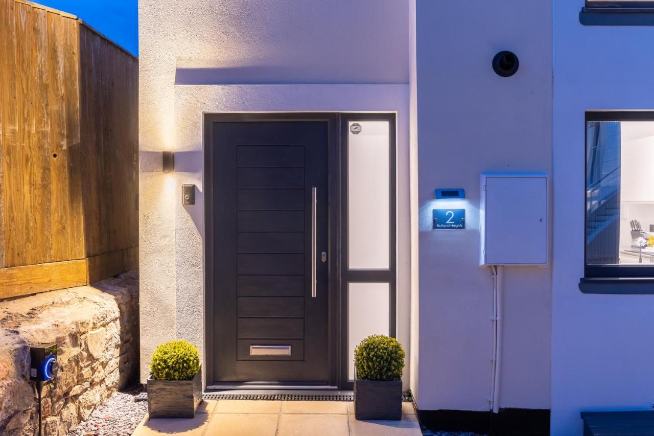 Rutland Heights: Coastal Retreat With Sea Views And Ev Charging