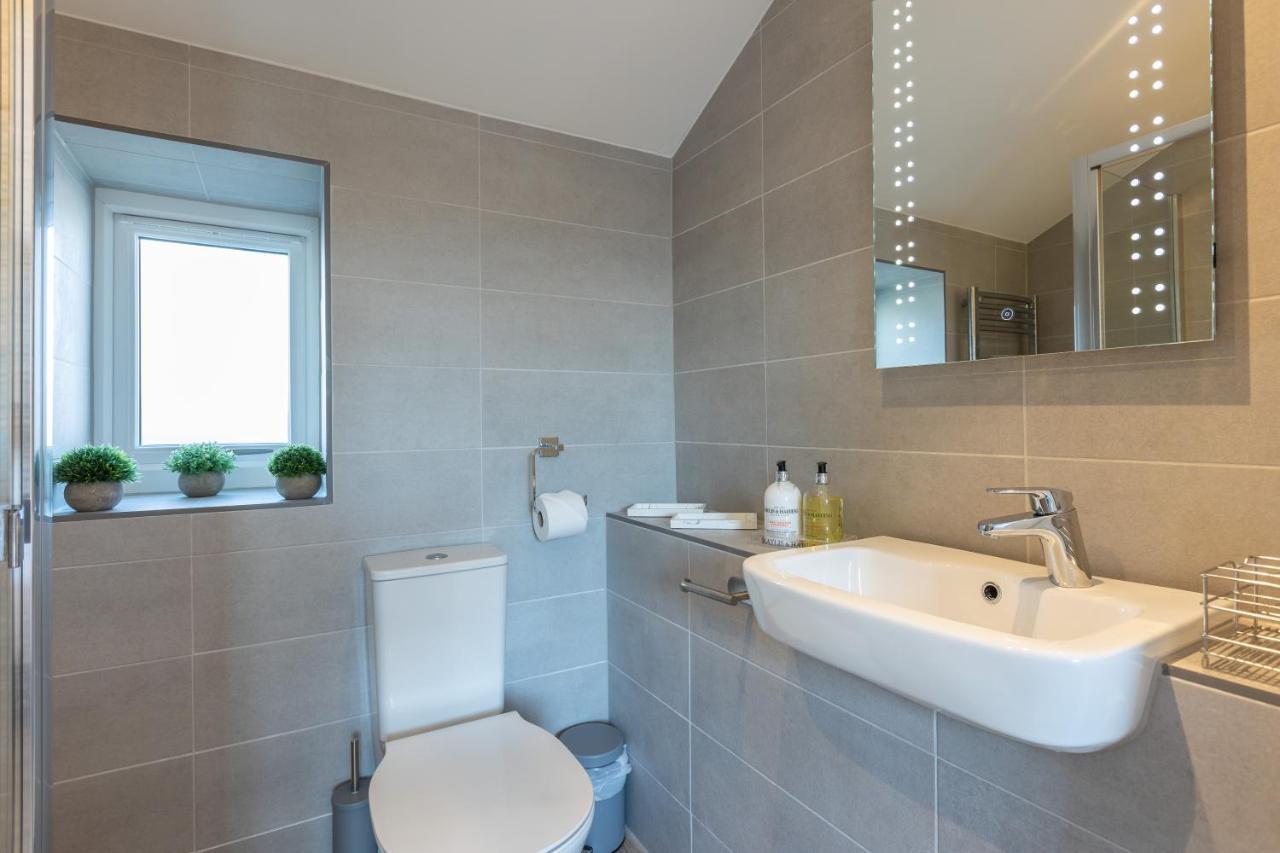 Holiday home Rutland Heights: Coastal Retreat With Sea Views And Ev Charging Torquay