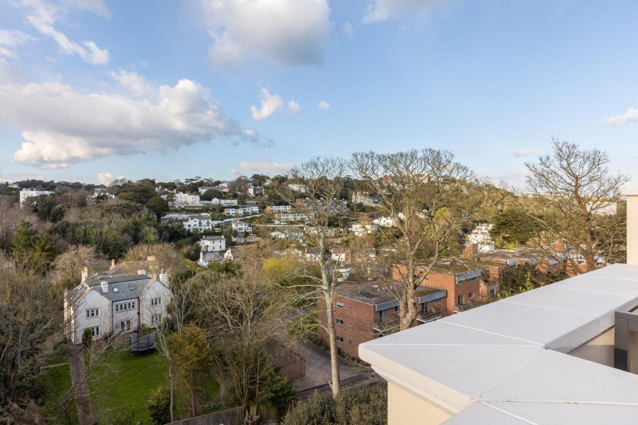 Rutland Heights: Coastal Retreat With Sea Views And Ev Charging Holiday home Torquay