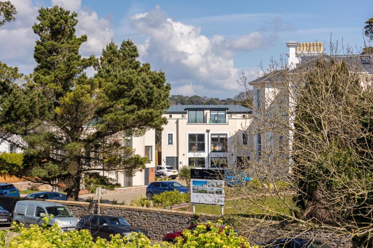 Rutland Heights: Coastal Retreat With Sea Views And Ev Charging Holiday home Torquay