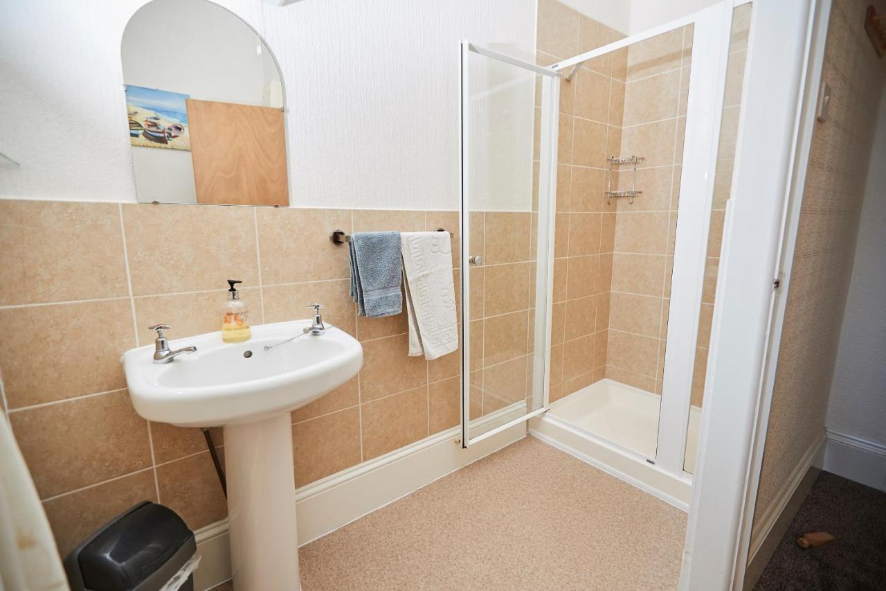 Abbey View Flats Apartment *