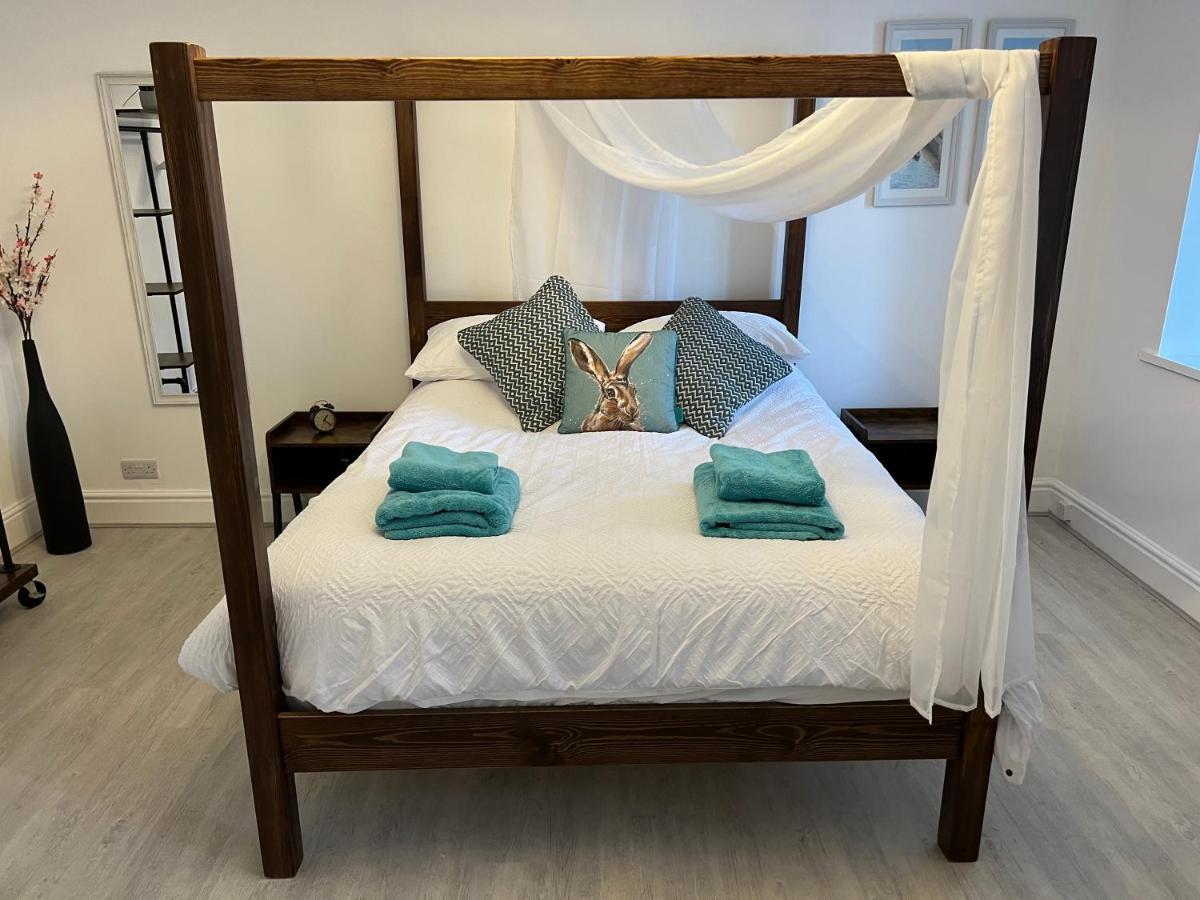 Large Three Bed Two Bathroom Flat In Apartment