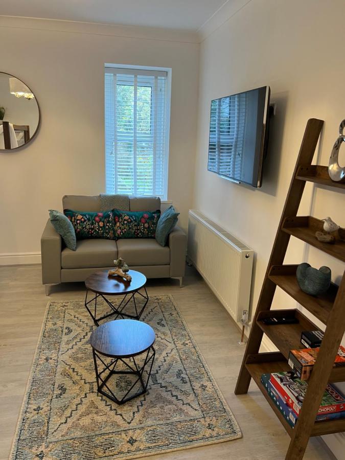Large Three Bed Two Bathroom Flat In Apartment Torquay