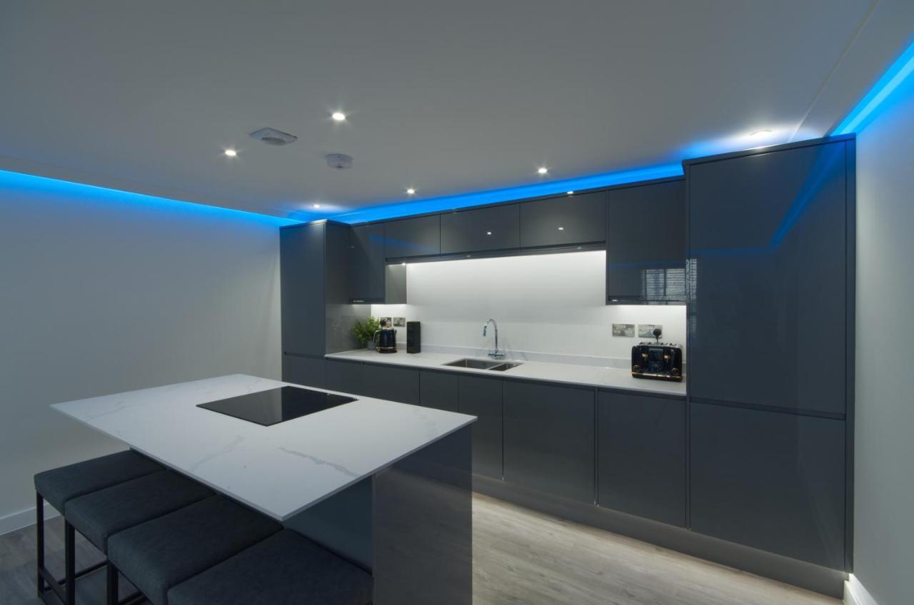 Apartment Marina Walk: Luxe Coastal Near Marina *