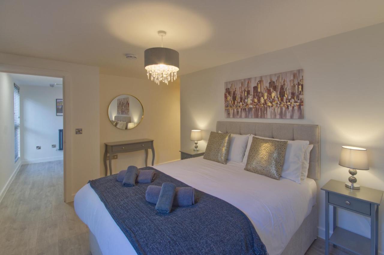 Apartment Marina Walk: Luxe Coastal Near Marina