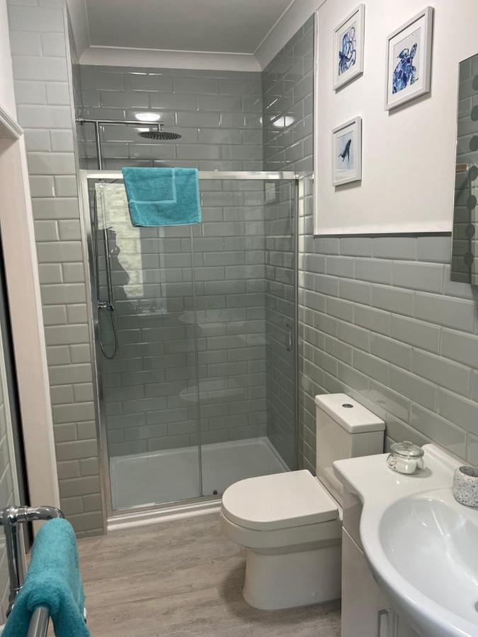 Large Three Bed Two Bathroom Flat In