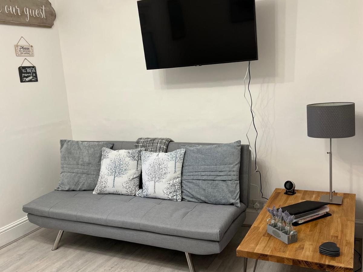 Large Three Bed Two Bathroom Flat In Torquay