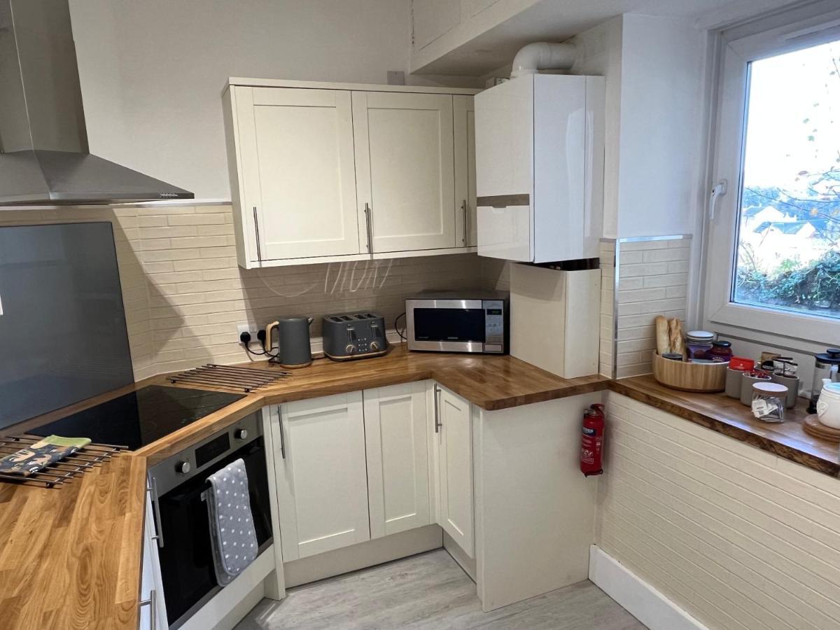 Large Three Bed Two Bathroom Flat In Apartment