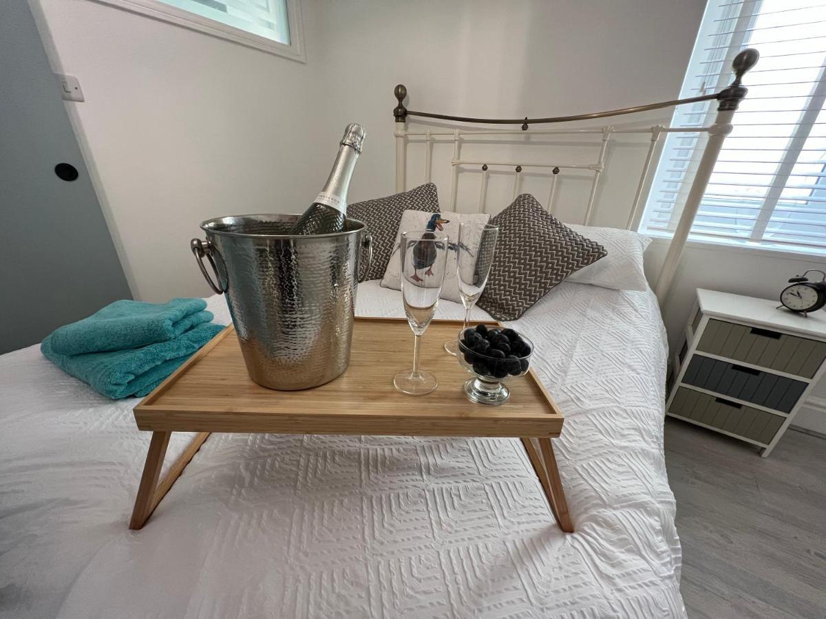 Large Three Bed Two Bathroom Flat In * Torquay