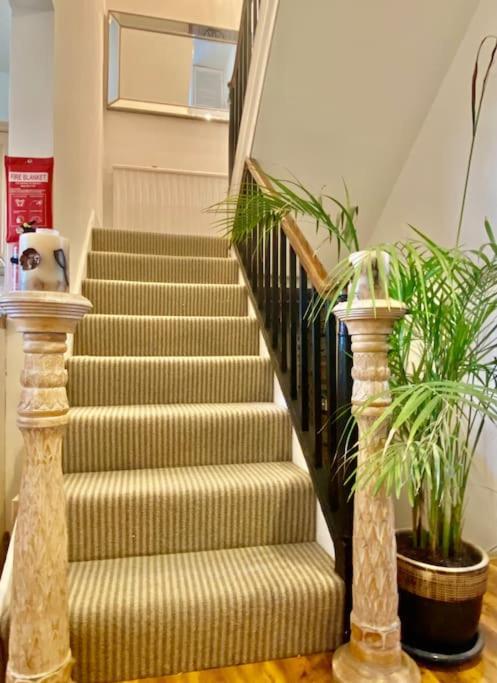 Four-tunes Just 2 Mins Walk From Harbour Holiday home Torquay