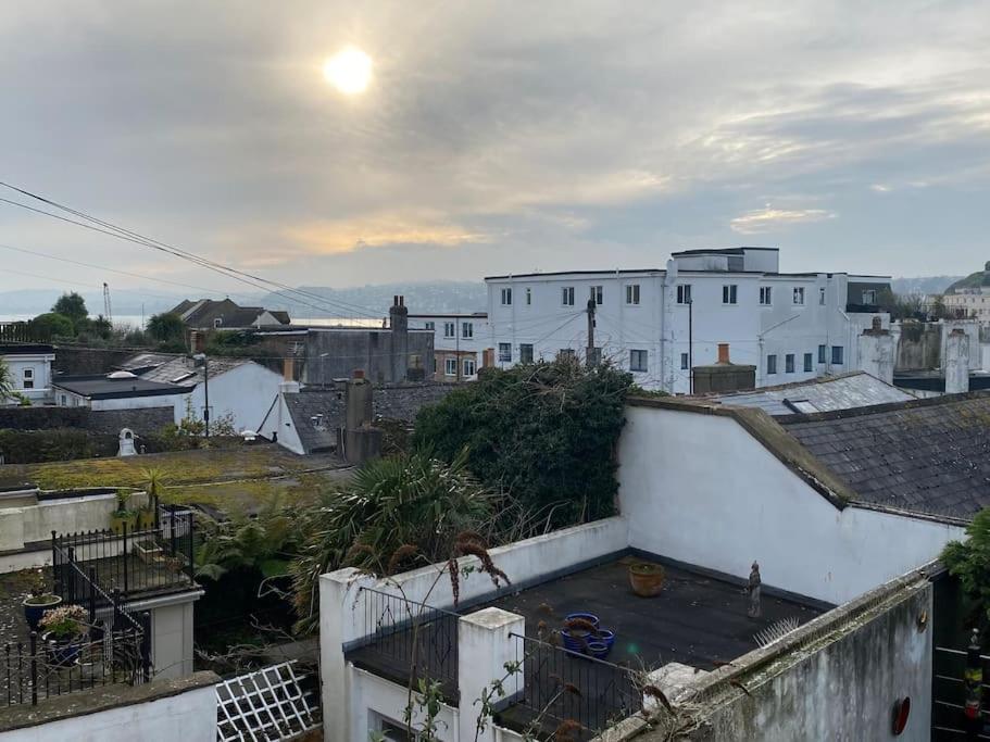 Four-tunes Just 2 Mins Walk From Harbour