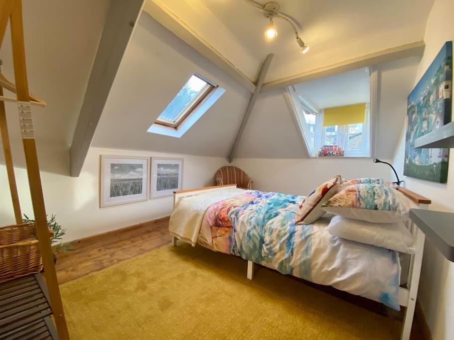 Four-tunes Just 2 Mins Walk From Harbour *