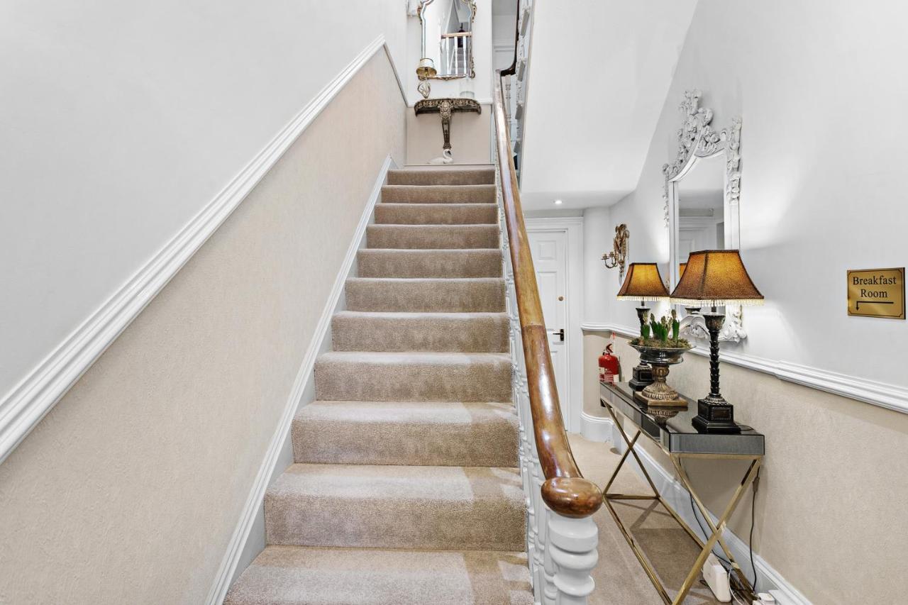 Guest house Sandway House 4*