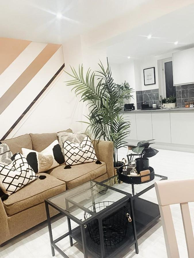 Amaso - Stylish & Cosy 1 Bedroom Flat *