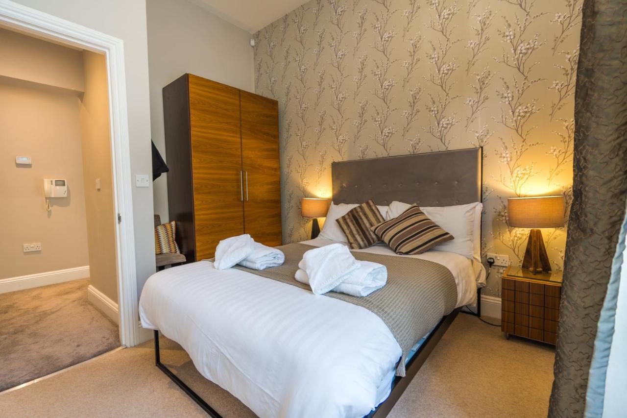 Astor House * Torquay
