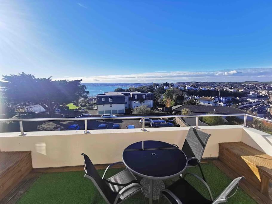 Number 7 Stunning Sea Views Apartamento *