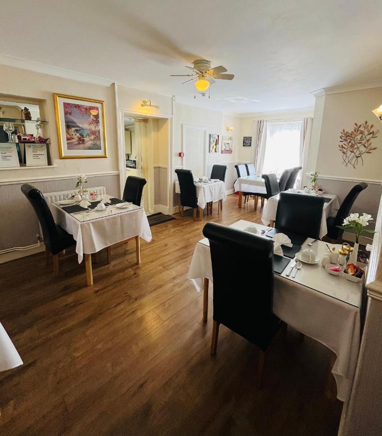 Crowndale - Exclusively For Adults 4*
