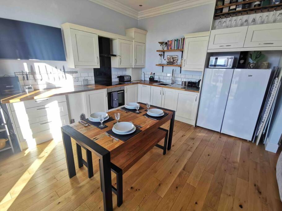 Number 7 Stunning Sea Views