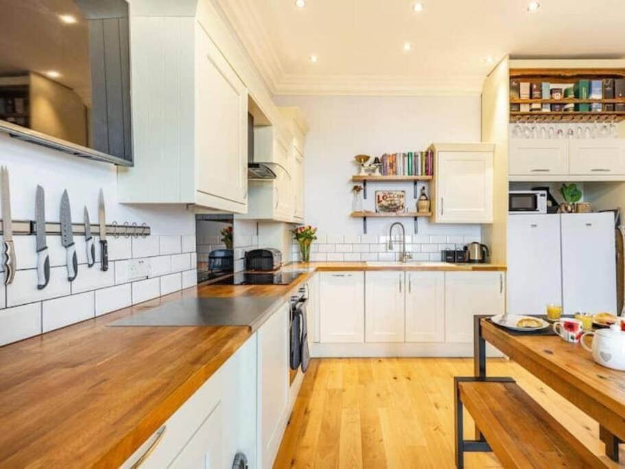 Number 7 Stunning Sea Views *