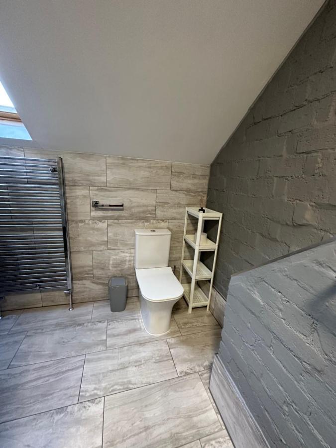 Corner - No.5 Walls Hill Apartment *