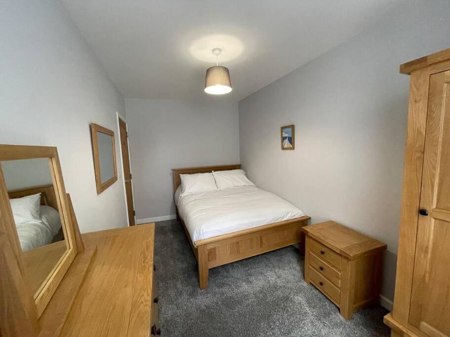 Holiday home Hot Tub, Newly Refurbished 4 Bed, Dog Friendly. *