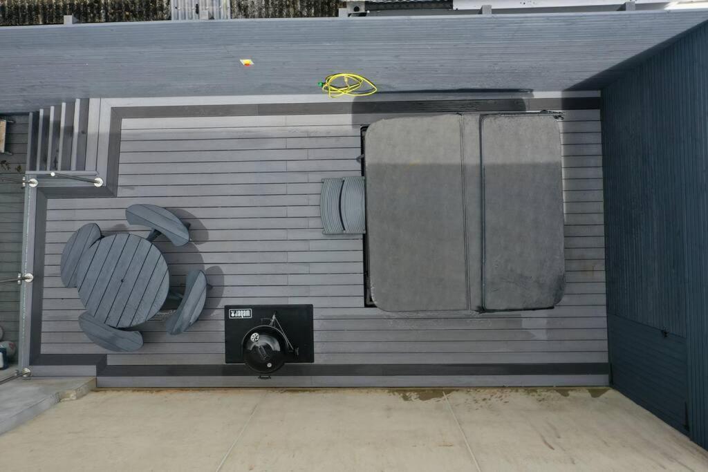 Holiday home Hot Tub, Newly Refurbished 4 Bed, Dog Friendly. Torquay
