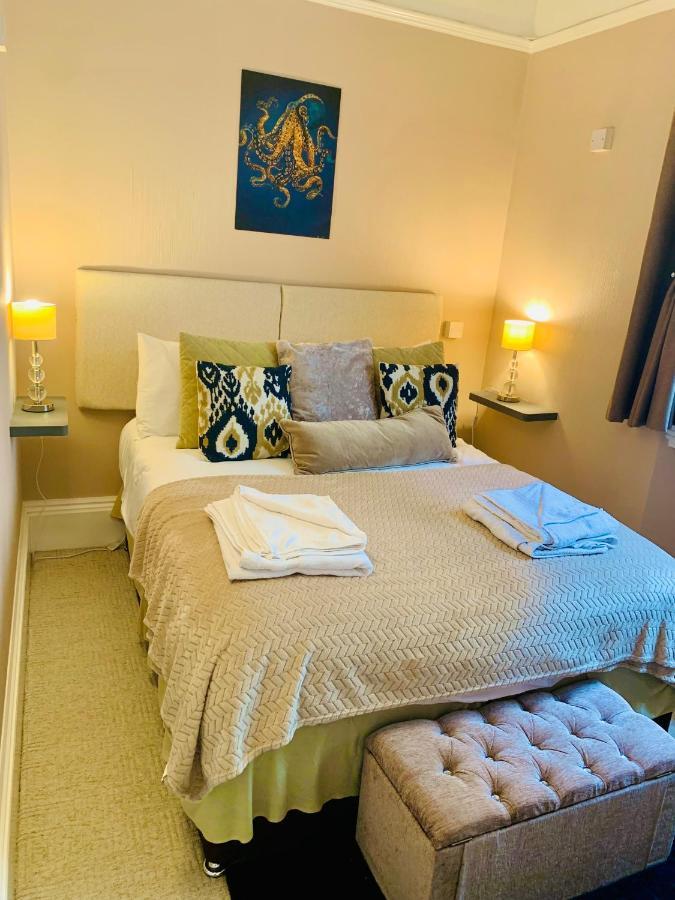 **sunny And Bright, Thatchers Rock One Bed Front Apartment*** Apartment *