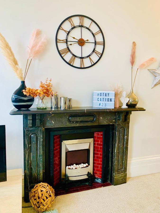 **sunny And Bright, Thatchers Rock One Bed Front Apartment*** *