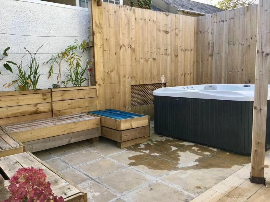 Berachah - Garden With Hot Tub Sleeps 6 Casa de férias *