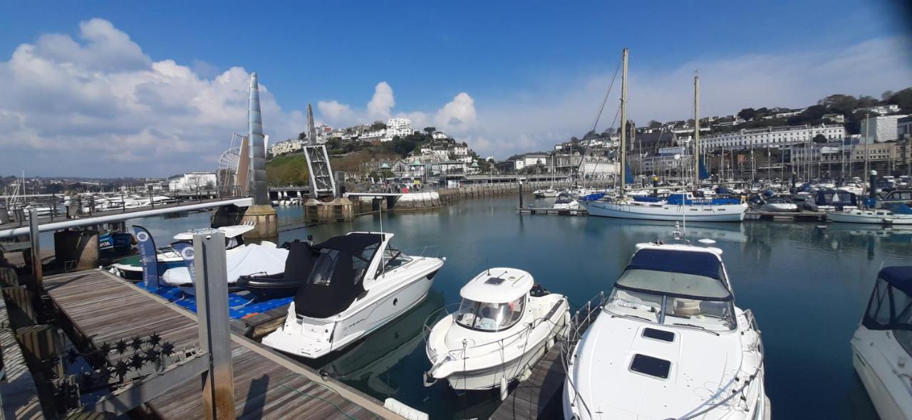 Rare Luxury Harbourview Sleeps 6 Apartment