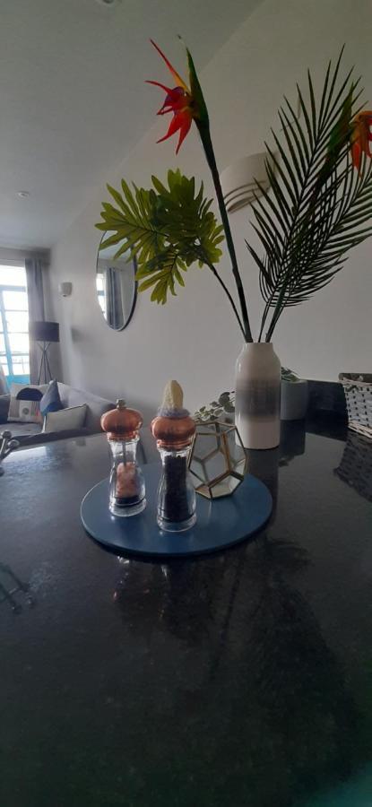 Rare Luxury Harbourview Sleeps 6 Apartment